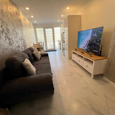 Il Punto Apartment อาวร็องช์ ภายนอก รูปภาพ