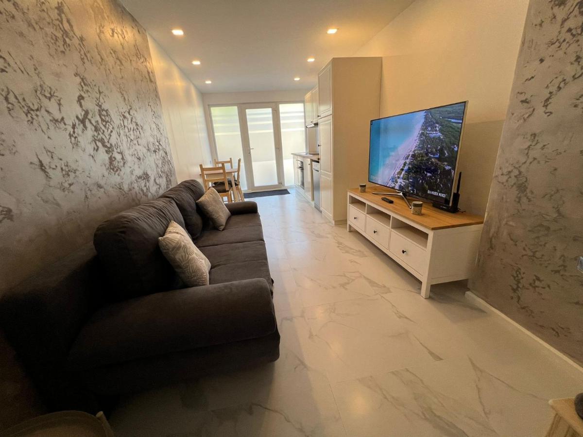 Il Punto Apartment อาวร็องช์ ภายนอก รูปภาพ